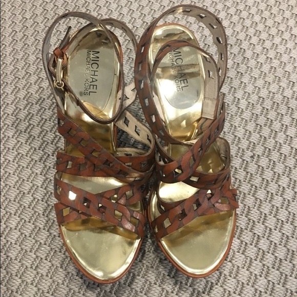 Michael Kors New Brown sandals size 7 1/2 - Picture 2 of 3